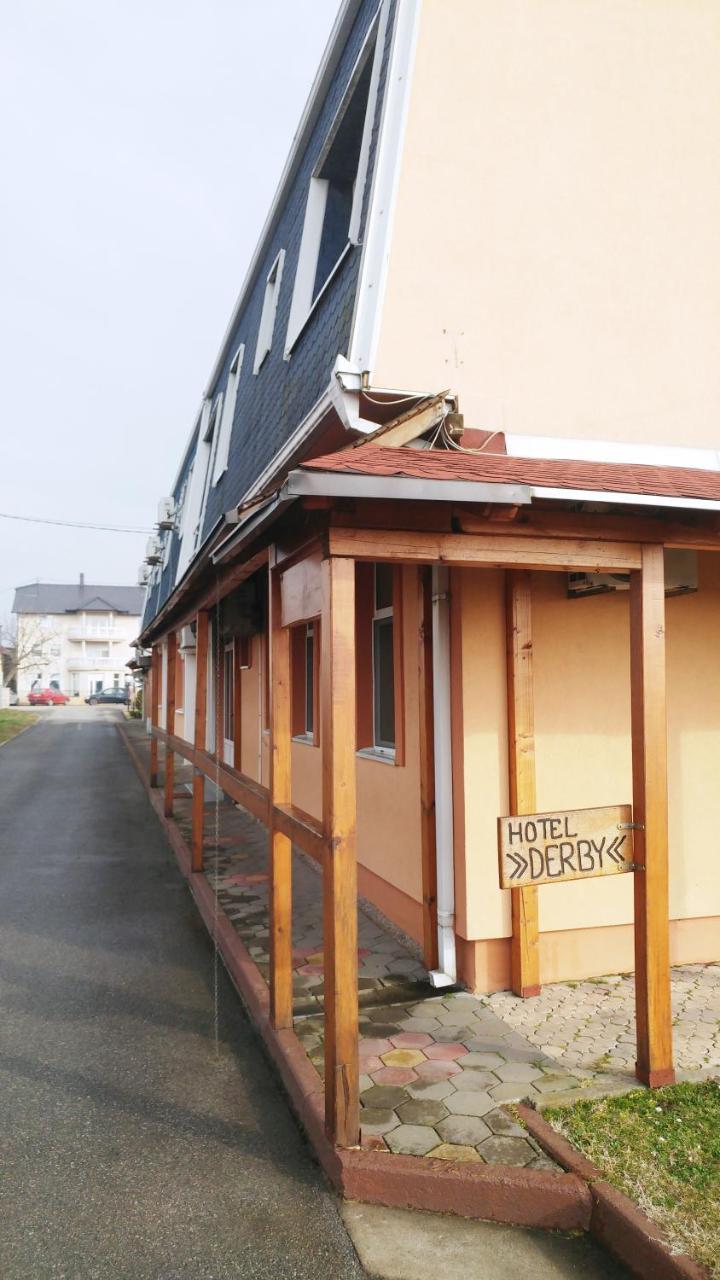 Hotel Derby Orasje Exterior photo